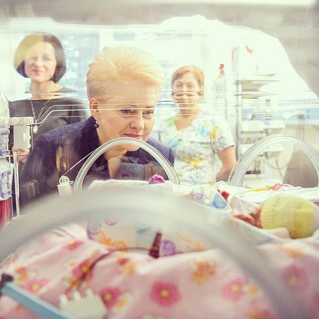#Prezidentė #DaliaGrybauskaitė lankosi Kauno klinikų Neonatologijos klinikoje. #naujagimiai #Kaunoklinikos